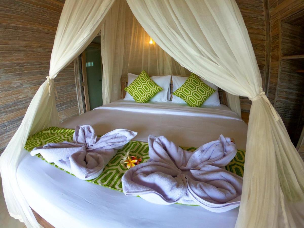 Mesari Hut Lembongan Hotel Exterior photo